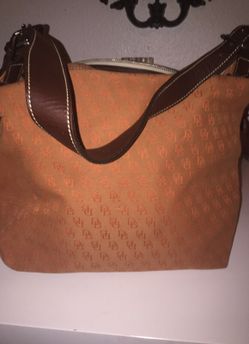 Dooney & Bourke purse