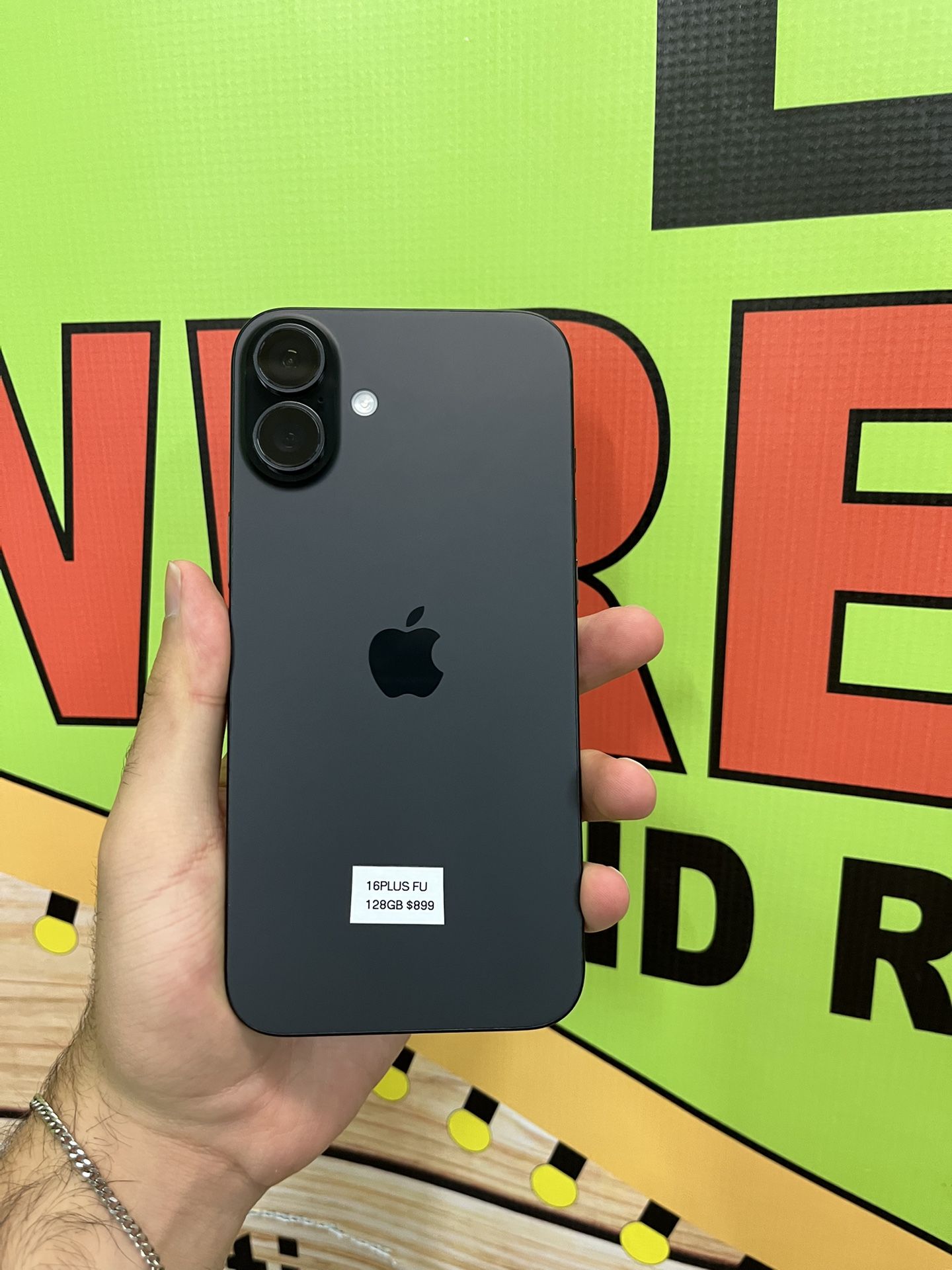 iPhone 16 Plus