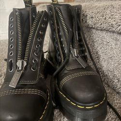 Doc Martens High Top (zipper) 