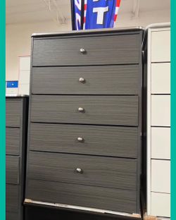 5 drawers dresser/ Five drawers dresser