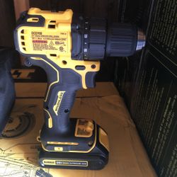 DEWALT Atomic 20-volt Max Cordless Brushless Compact 1/2in. Drill/Driver (1) 20-volt 1.3Ah Battery Included, Charger, and Bag)
