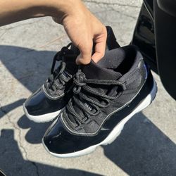 Space Jams 11 Size 8.5