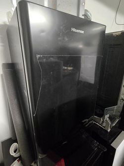 New Hisense Mini Fridge