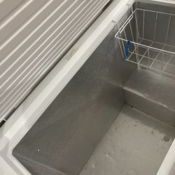 Deep freezer