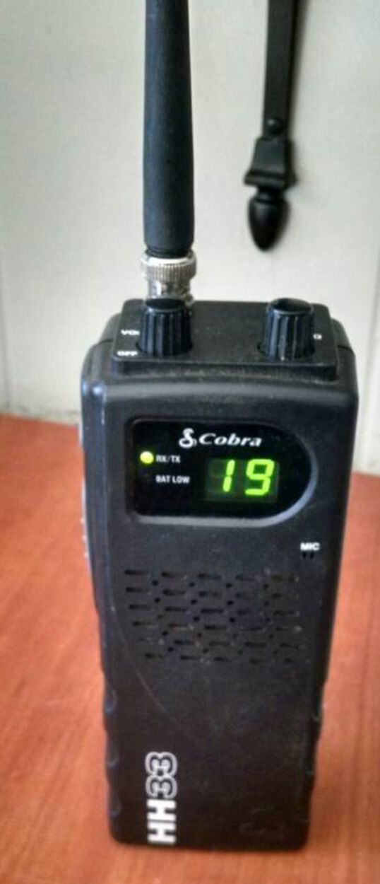 Cobra HH33 40 channel 2 way walkie talkie/cb radio