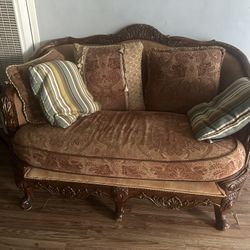 Old Fashion Couch Loveseat And Chair