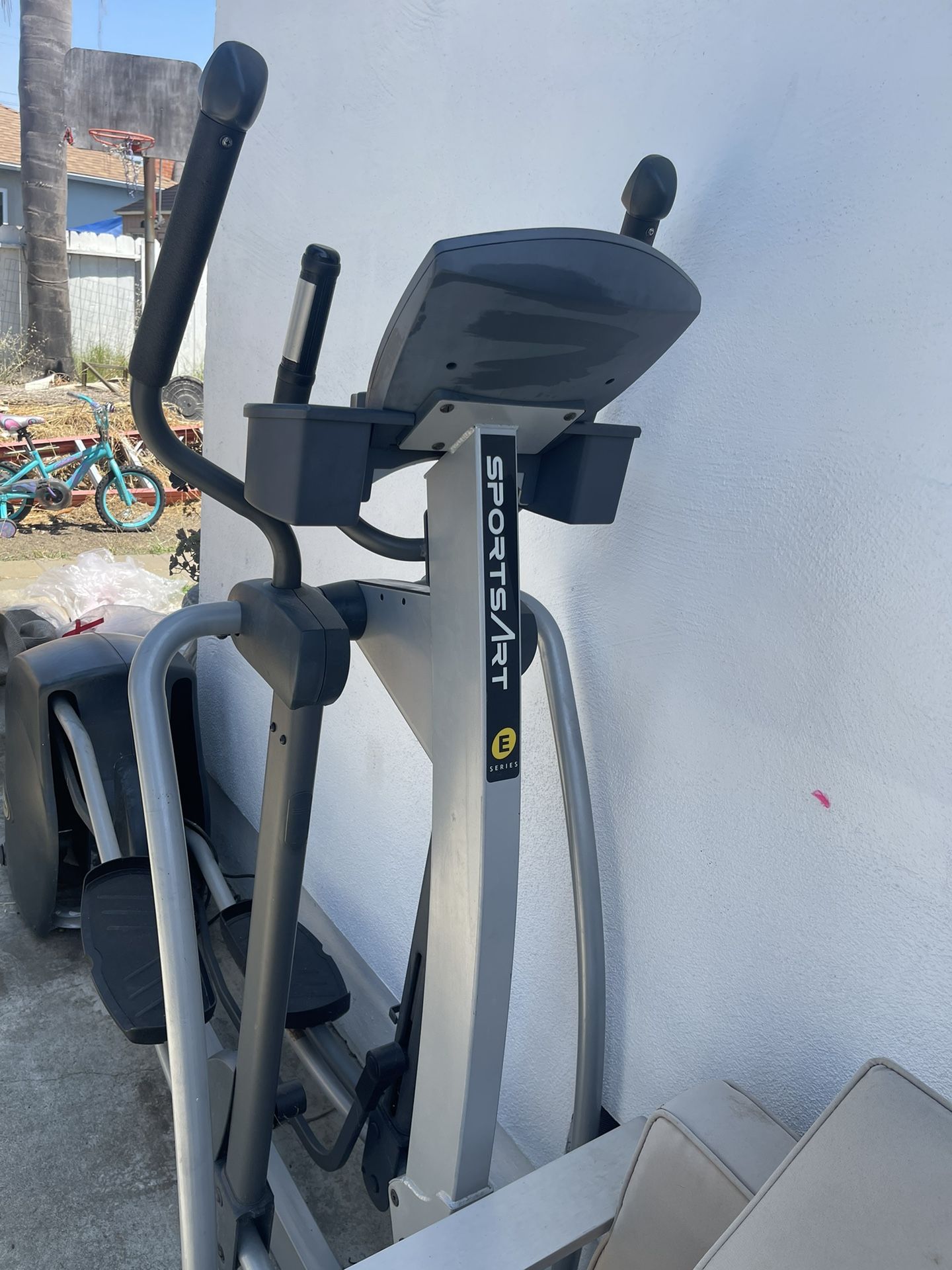 Elliptical Sport E82