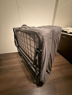 Foldable bed
