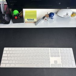 Apple Magic Keyboard w/number Pad 