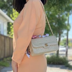 Vintage Chanel Diana Bag beige for Sale in Albany, CA - OfferUp