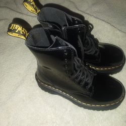 Doc Martens Jadon Patent Leather Platform Boots