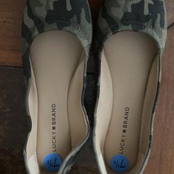 Brand New- Womens Lucky Flats - 7.5