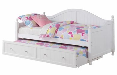 Linndale Ann Wood Twin Daybed with Trundle color White *requires assembly; see photos!