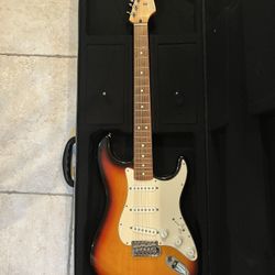 Fender MIM Stratocaster (Brand New) W/ Roadrunner Highway Hardshell Case (Mint)