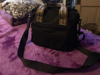 black nylon Tommy Hilfiger shoulder bag.