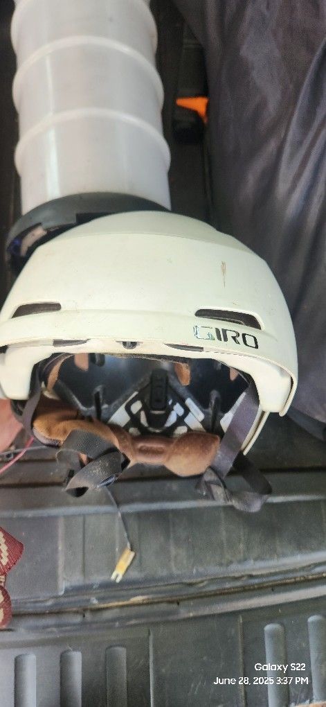 Giro Bicycle Helmet Adult