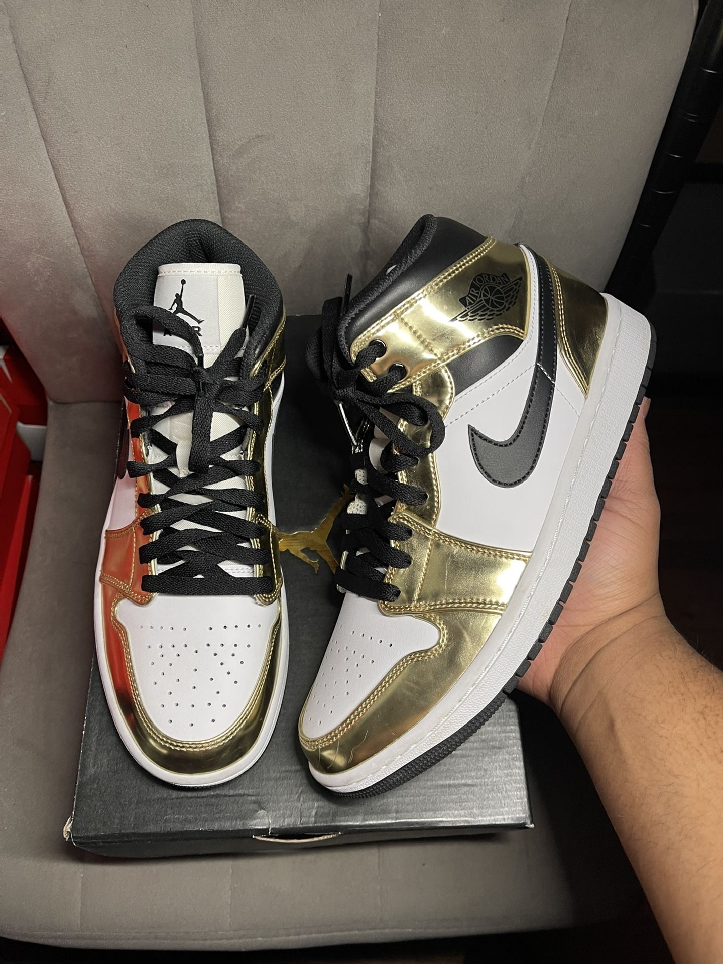 Air Jordan Mid Metallic Gold Size