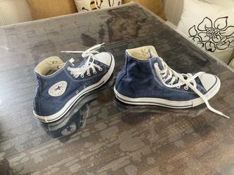 Converse tennis shoes