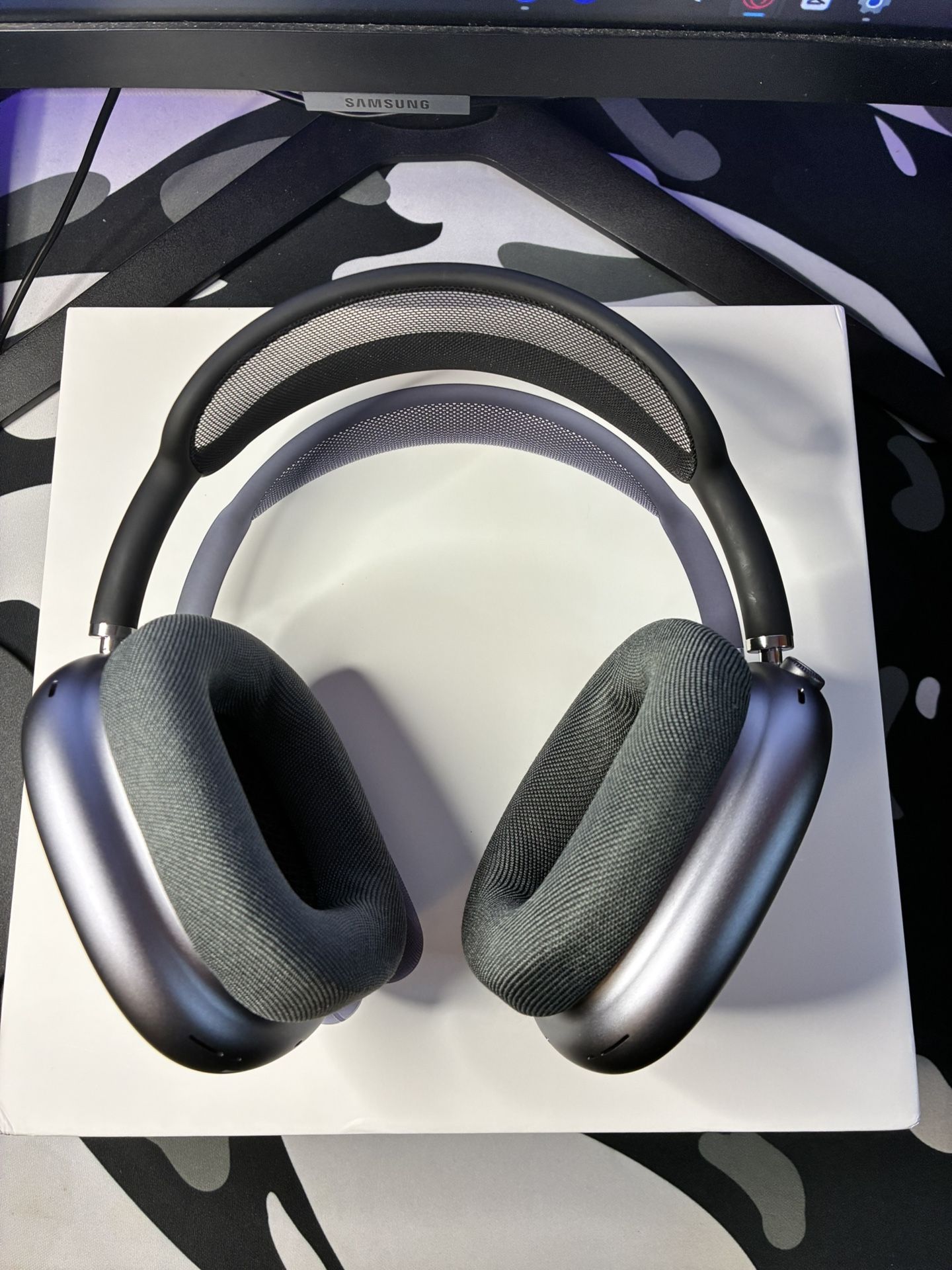 Apple AirPods Max USB-C- With ANC - Space Gray With Black Headband