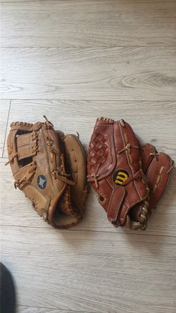 Vintage Baseball Glove Lot of 2 - Spalding Supreme 42-205 & Wilson George Brett A2134