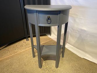 LEICK HOME Half Moon Gray Painted 1-Drawer Console Table