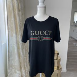 GUCCI OVERSIZED LOGO PRINT BLACK T-SHIRT, UNISEX, SIZE S