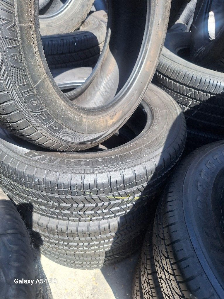 225/65/17/ YOKOHAMA/ $ 280 SEMI NEW FOUR TIRES