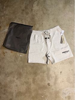 Light oat Essentials shorts