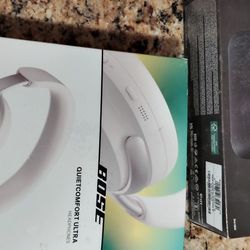 Bose Speaker And Headphones 