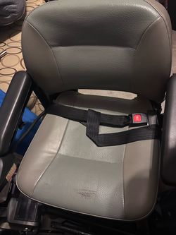 Electric scooter/wheelchair (price negotiable)