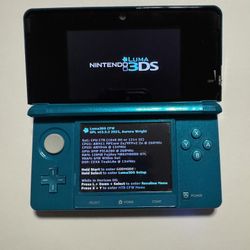 Aqua blue Nintendo 3ds With 690 Games
