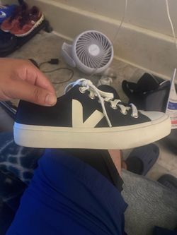 Veja women’s shoe size 6