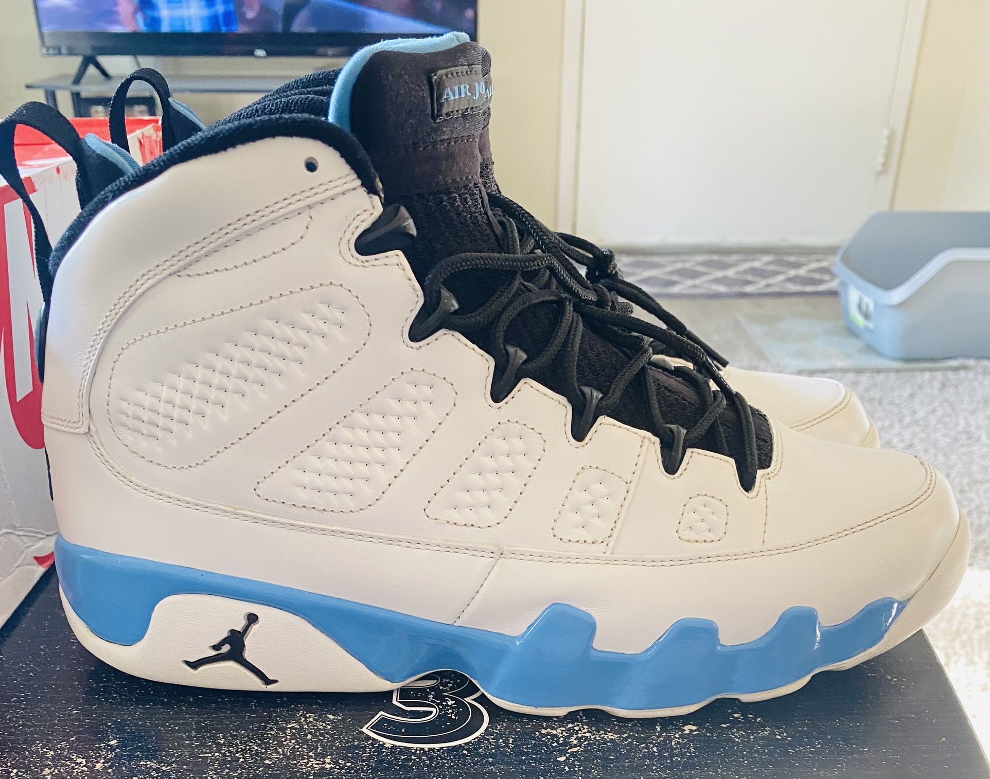 Mens Jordan 9 UNC size 11