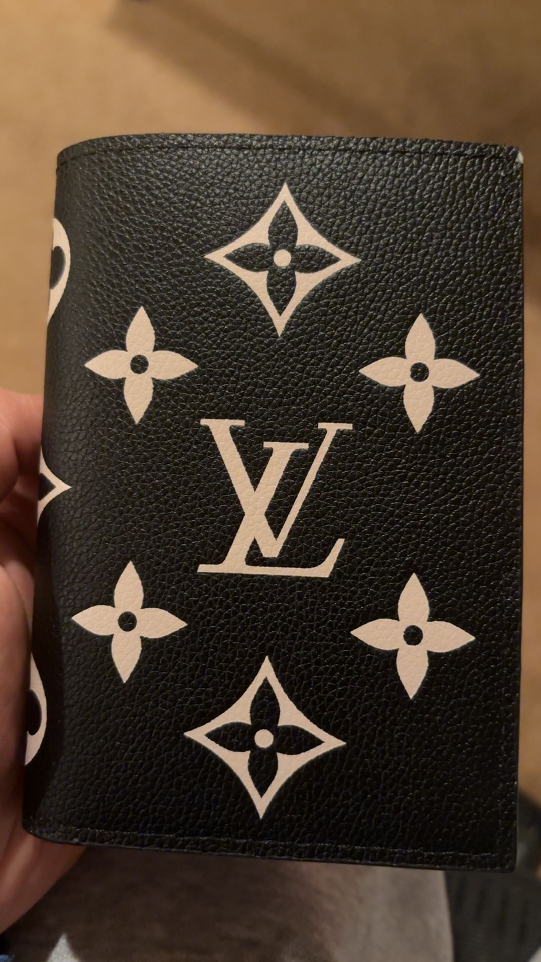 Men’s Black LV Card Wallet