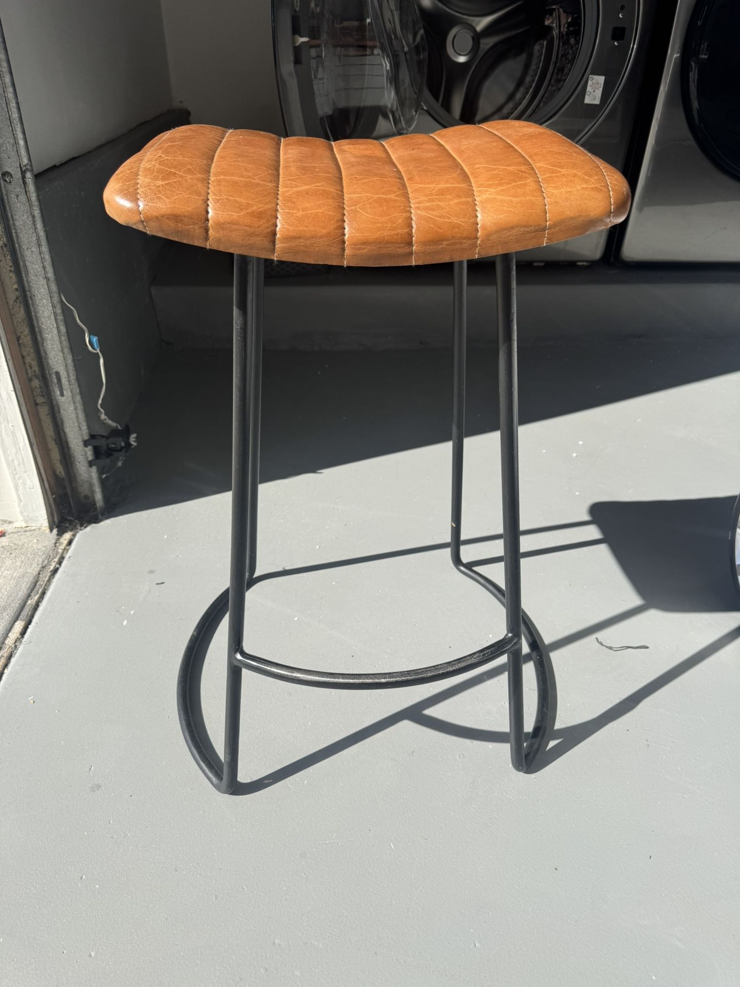 4 counter stools 