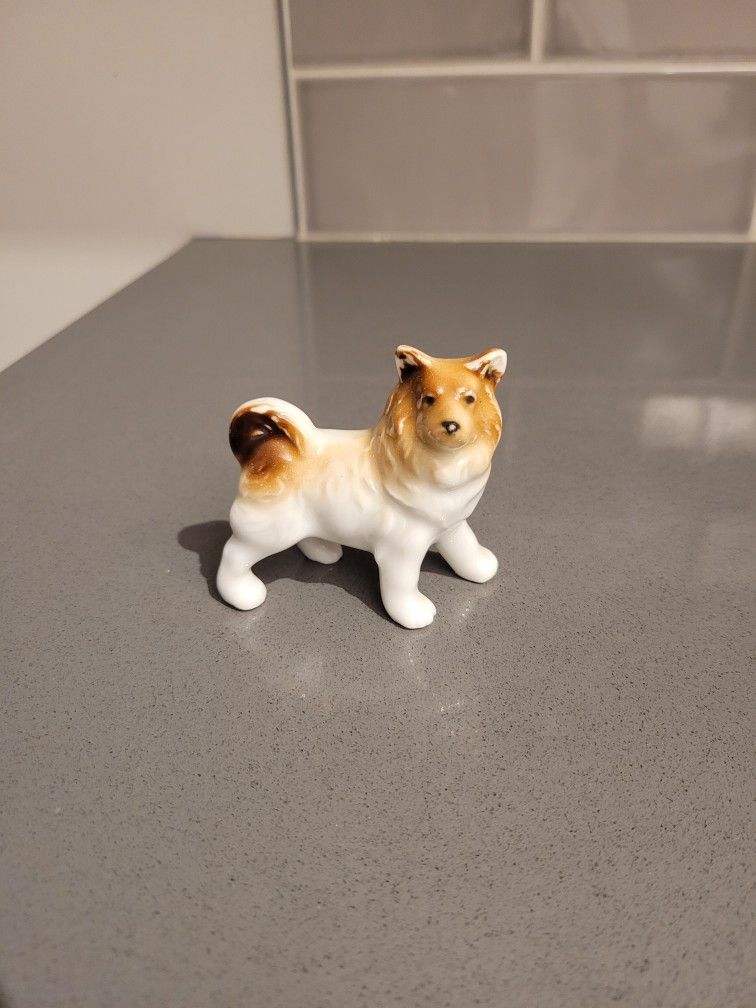 Vintage Keeshond Dog Figurine  2" & 1/4" Tall