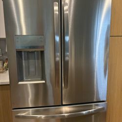 FRFS2823ASB Refrigerator 3 Front Doors Only Used