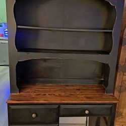 Desk With Hutch