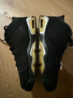 Size 6 1/2 Jordan sixes