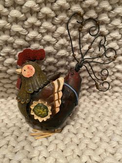 Beautifullly crafted metal art small collectible rooster reduced to $15!  (Higley and US 60)