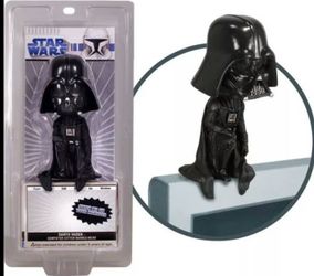 Darth Vader computer sitter bobble head