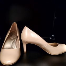 Comfort Work Heels  Size 6Wide