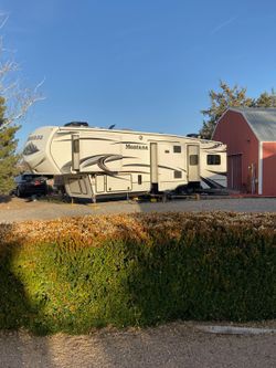 Keystone Montana 5th Wheel RE M-3625