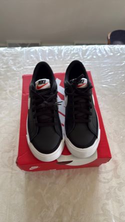 New Nike Court Legacy kids shoes size 4
