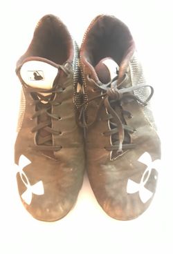 Under Armor Softball cleats Size 9.5