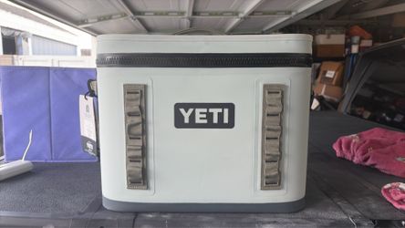 Yeti hopper flip 18