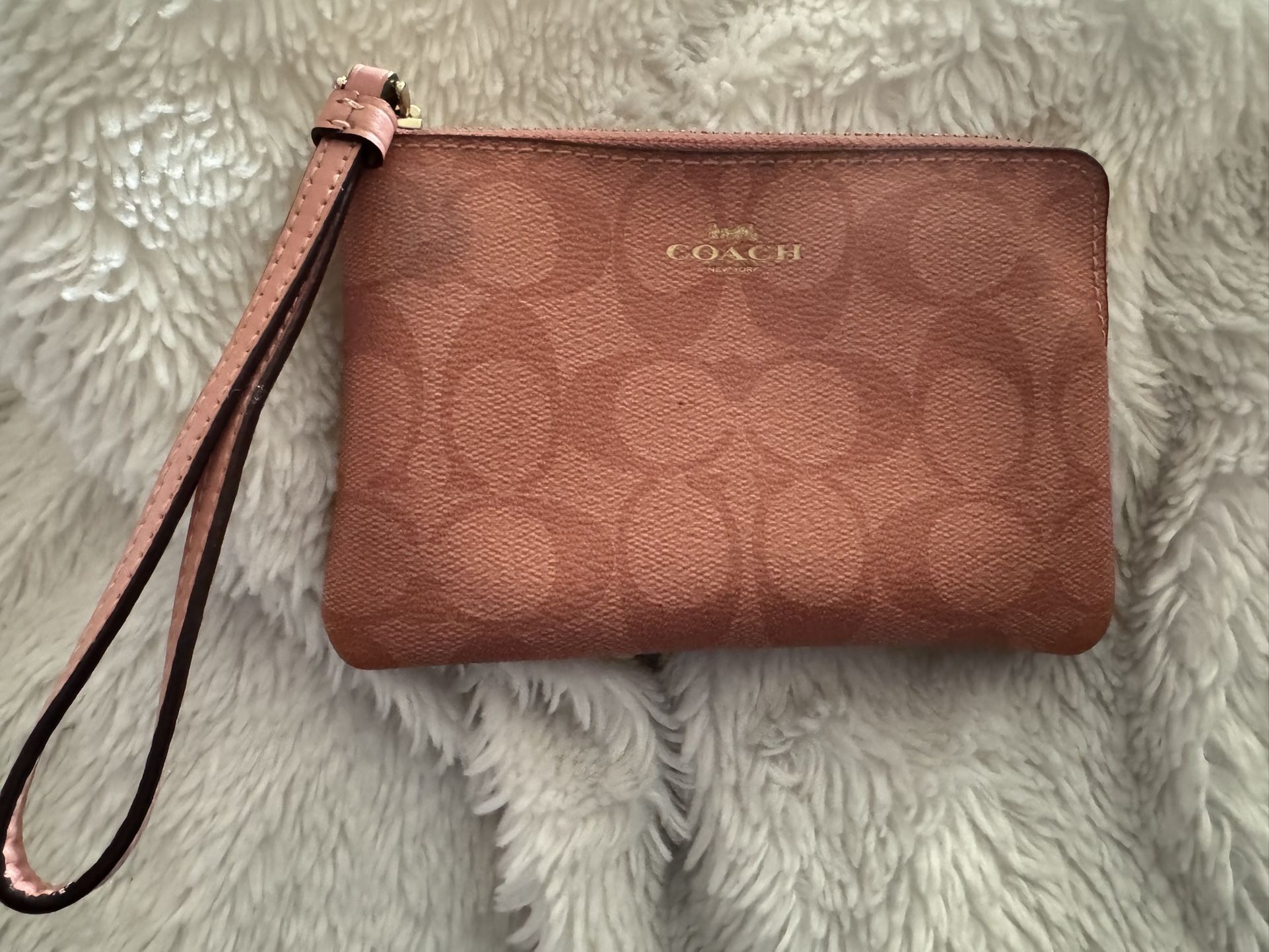 EUC Coach Corner Zip Wristlet In Signature Canvas, Dusty Pink