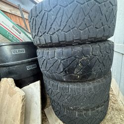 37x12.50x20 Nitto Ridge Grapplers