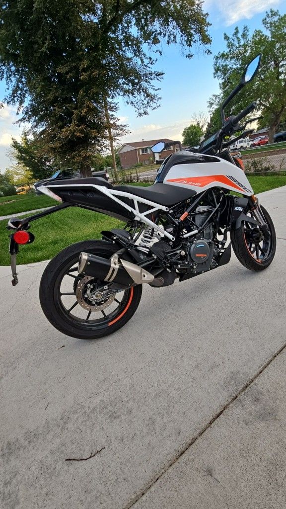 2021 KTM 390