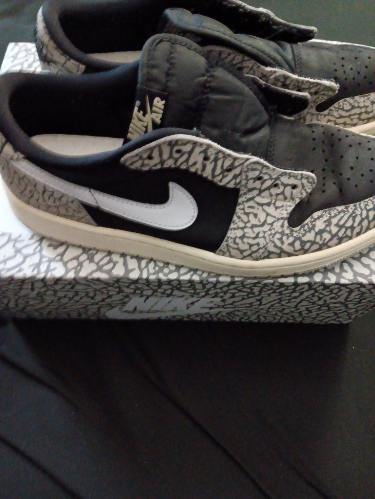Nike Jordan 1 Low Black Cement